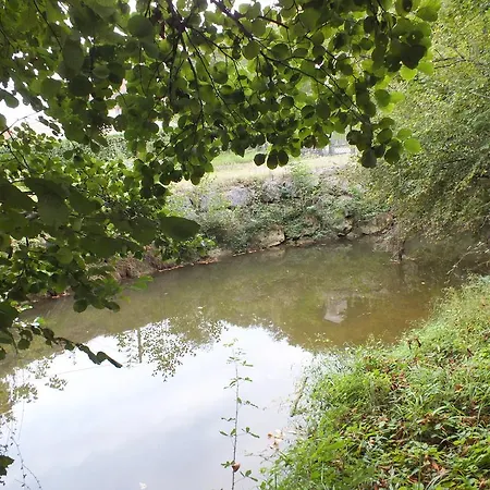 Le Trianon De לינה וארוחת בוקר 3*