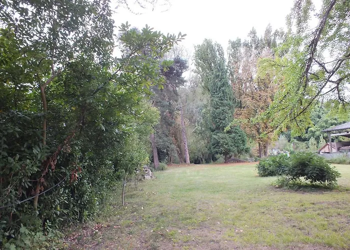 Le Trianon De Bed & Breakfast